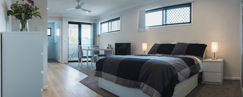 New 1 bedroom micro apartment for 2