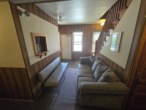 TV - Coal Branch Hotel & Restaurant, Room 11 (Robb)