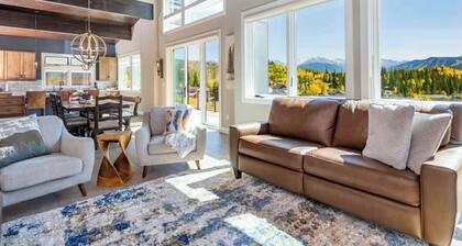 3-Level Views | Hot Tub | Game Room