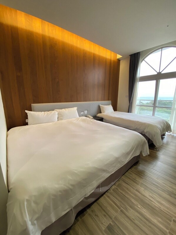 Basic Triple Room, Balcony, Ocean View