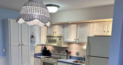 Spacious 2-bedroom corner condo on the beach with pool, AC, & WiFi in Brigantine