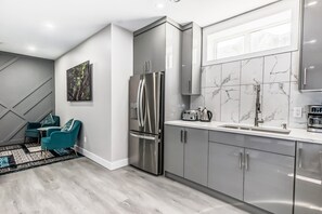 Interior - Luxurious two bedroom with one bathroom 3 beds (Calgary)