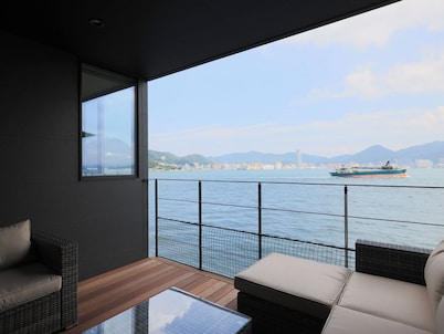 Villa B A private lodging facility with a sauna and a panoramic view of the Kanmon Strait and Kanm / Shimonoseki Yamaguchi
