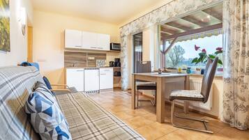 Fernseher, Tischtennisplatte