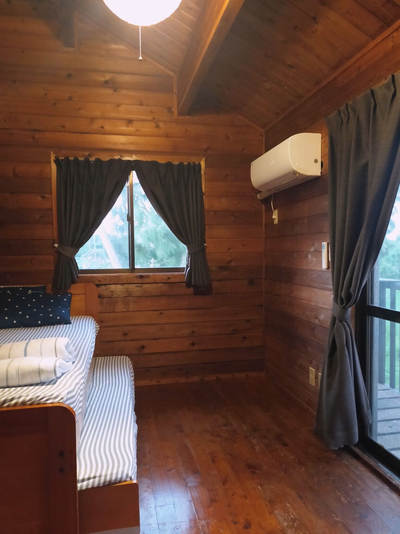 2 sovrum, skrivbord, gratis wi-fi och sängkläder