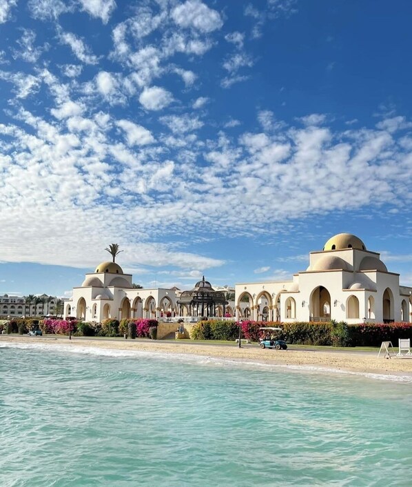 Beach nearby - 1Br Beachfront Apartment, Palm Beach Piazza, Sahl Hasheesh, Hurghada (Sahl Hasheesh)