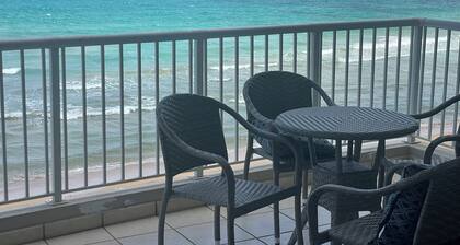 Ocean front condo, breathtaking view,3 bedrooms sleep 7