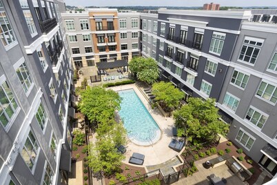 Towson Comfort: Entire 1-Bedroom Apartment with AC &WiFi