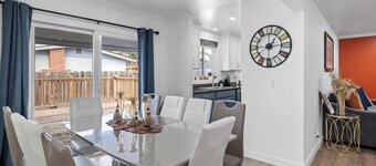 Spacious 4-bedroom house in delightful Marina with WiFi