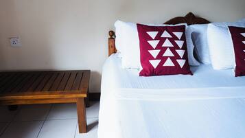 4 habitaciones, tabla de planchar con plancha, wifi y ropa de cama