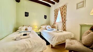 2 slaapkamers, een strijkplank/strijkijzer, wifi, beddengoed