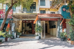 Front of property - Sky Hotel - Bac Ninh (Bac Ninh)