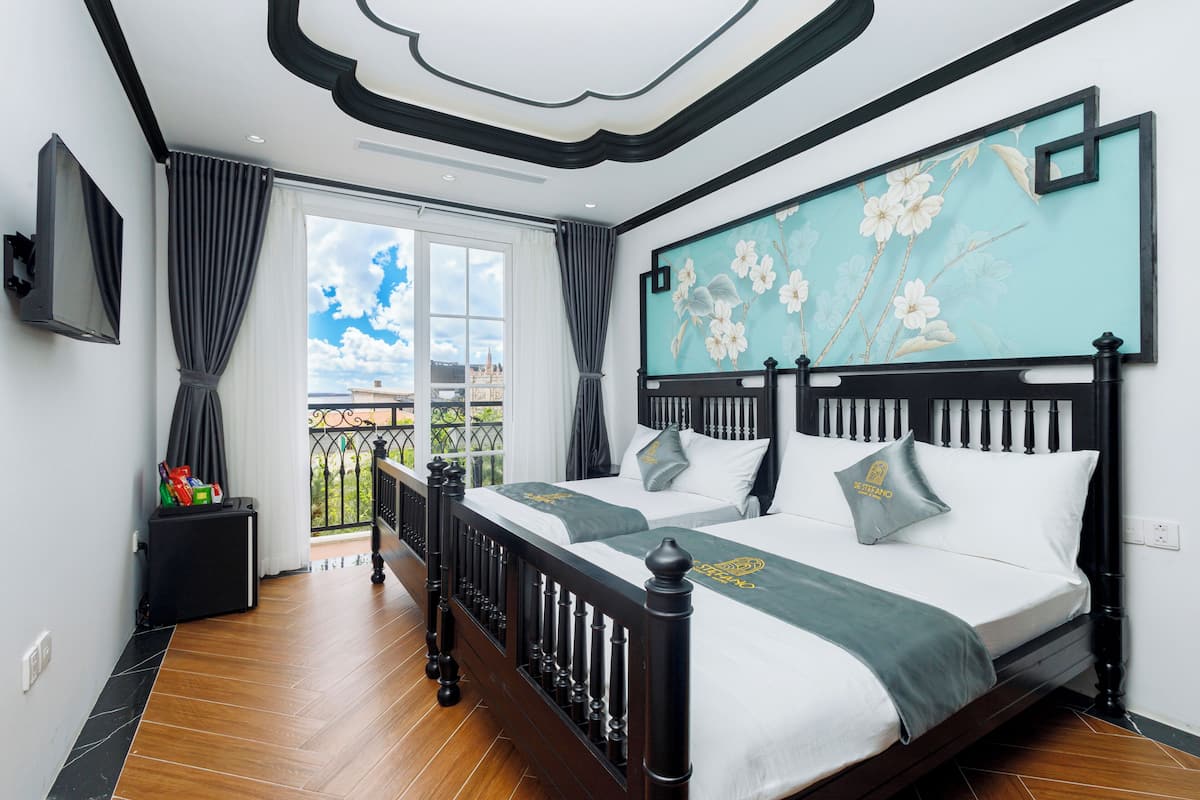 Twin Room, 2 Single Beds, Balcony | Minibar, desk, free WiFi, bed sheets