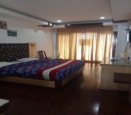 Hotel Kurunji Meridian