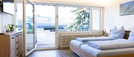 1 quarto, Wi-Fi de cortesia, roupa de cama