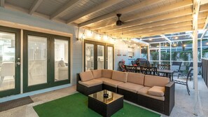 Outdoor dining - Serenity by the Sea - Seminole, Florida (Seminole)