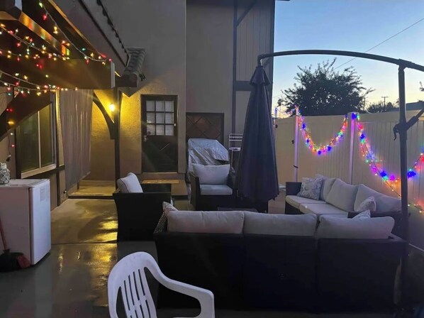 Terrace/patio - Spacious 3-bedroom with AC and WiFi in welcoming Cypress (Cypress)