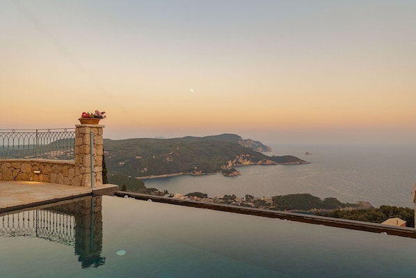 Pool - Villa Thea Mare Levantes (Lakones)