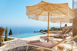 Property grounds - Villa Thea Mare Maistro (Lakones)