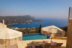 Pool - Villa Thea Mare Maistro (Lakones)