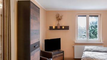 3 bedrooms, free WiFi, bed sheets