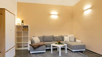 TV, mesa de pingue-pongue