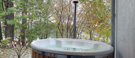 Bain à remous extérieur