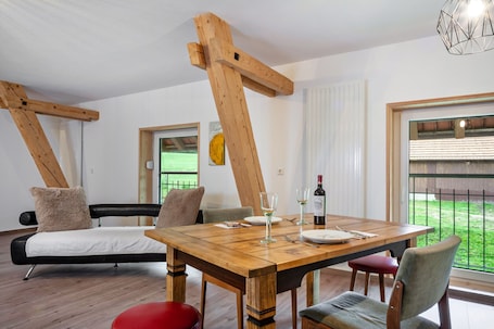 Dining. Apartment 'Salerhof' with Private Terrace and Wi-Fi