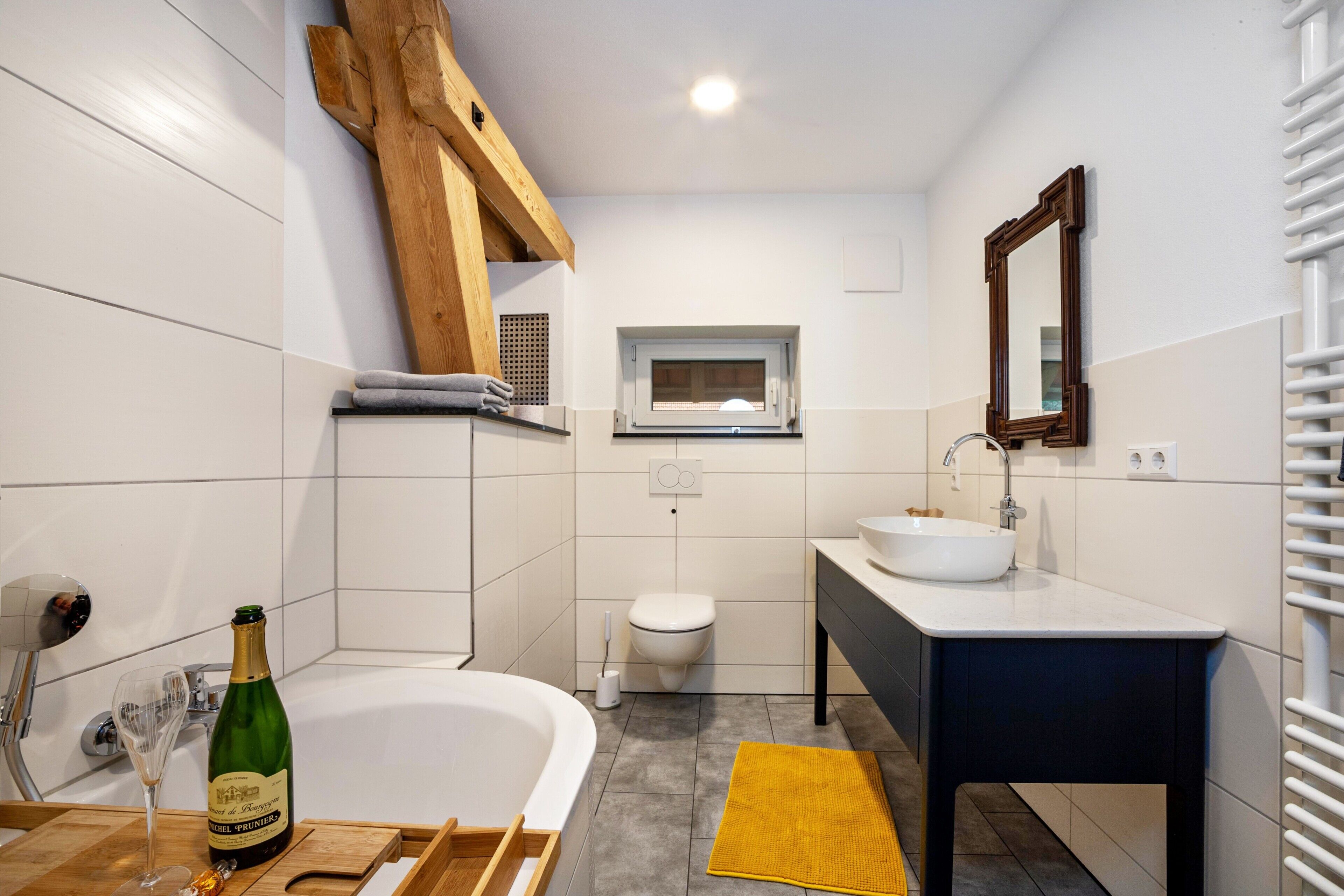 Bruser, hårtørrer, håndklæder