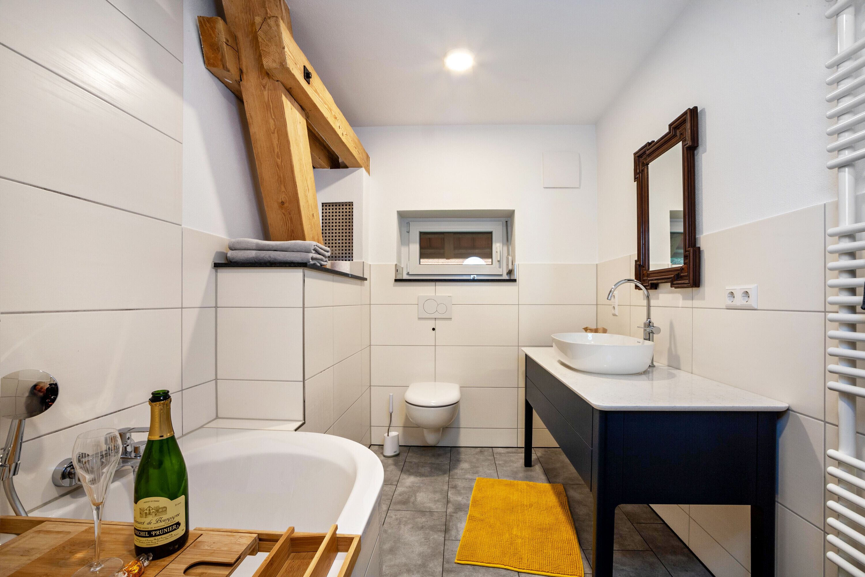 Een douche, een haardroger, handdoeken