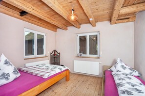 3 chambres, accès au Wi-Fi (inclus), literie fournie