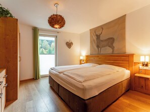 4 chambres, accès à Internet