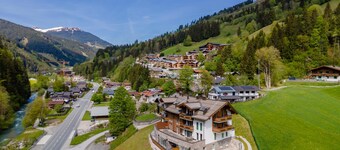 Ski-in/Ski-out at baby slope & specious terrace