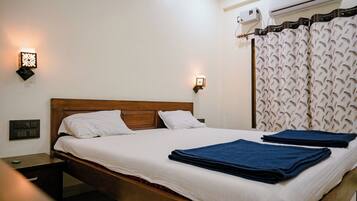 Classic Double Room, Beach View | Free WiFi