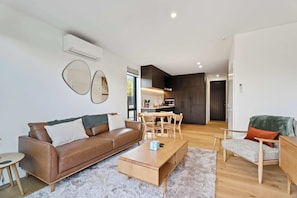 TV, offices - Mt Roy Delight (Wānaka)