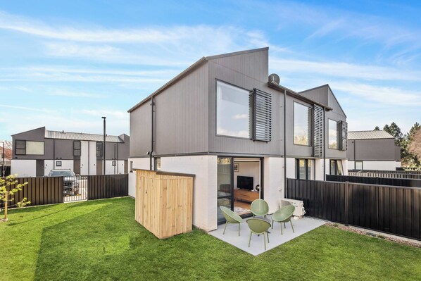 Exterior - Mt Roy Delight (Wānaka)