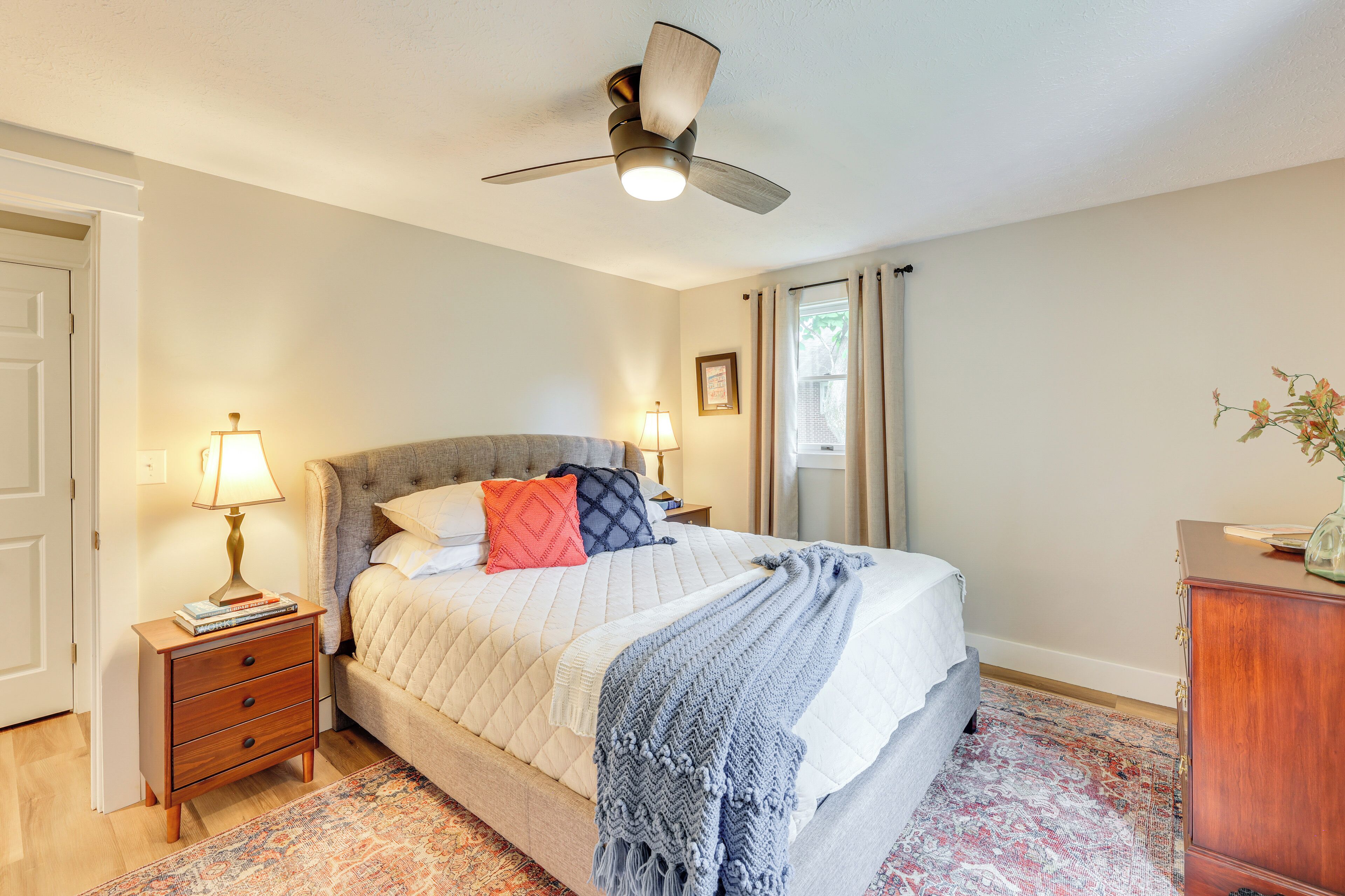 2 bedrooms, iron/ironing board, Internet, bed sheets