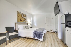 Tabla de planchar con plancha, wifi y ropa de cama 
