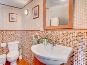 Een douche, een haardroger, handdoeken