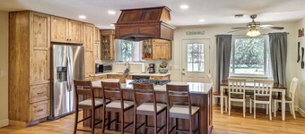 Near Woodland Lake Park: Home w/ Fire Pit!