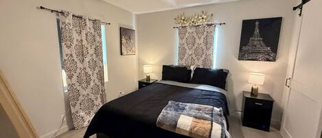 1 soverom, strykejern/-brett, wi-fi (inkludert) og sengetøy