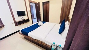In-room safe, soundproofing, iron/ironing board, free WiFi - Hotel  Ashoka Palace (Ujjain)