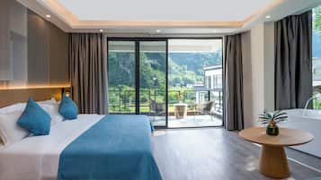 Blackout curtains, soundproofing, free WiFi, bed sheets