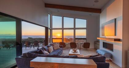 Ocean Oasis - Oceanfront Escape + Hot tub!