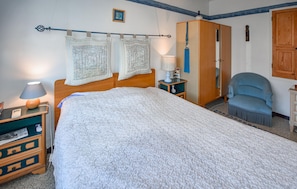 3 bedrooms, free WiFi, bed sheets