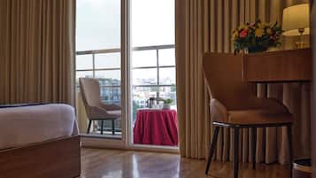 Blackout drapes, iron/ironing board, free WiFi