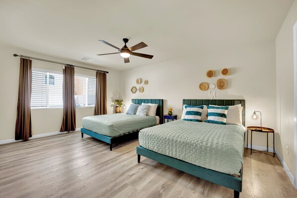 5 bedrooms, desk, iron/ironing board, WiFi