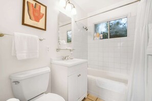 淋浴設備、風筒、提供毛巾