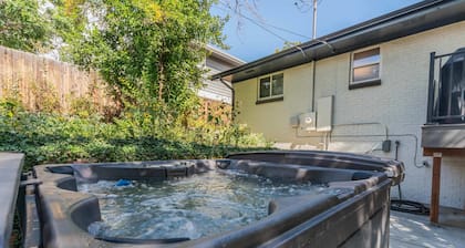 Family Friendly Mountain Views- Hot Tub- Foosball