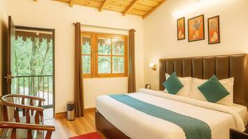 Executive Double Room, Balcony, Hill View | Soundproofing, iron/ironing board, free WiFi